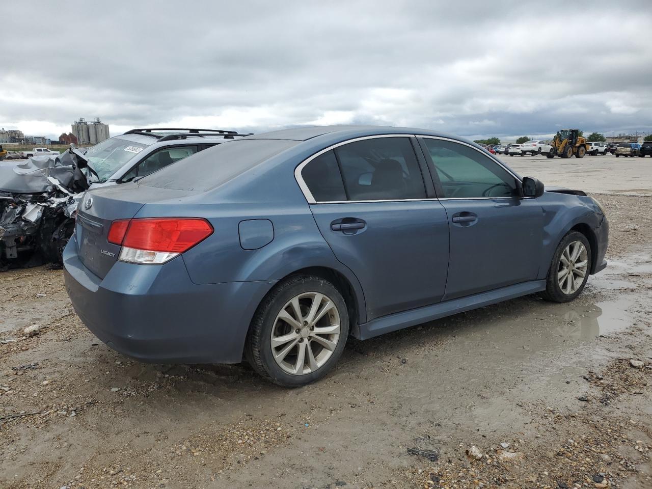 2013 SUBARU Legacy