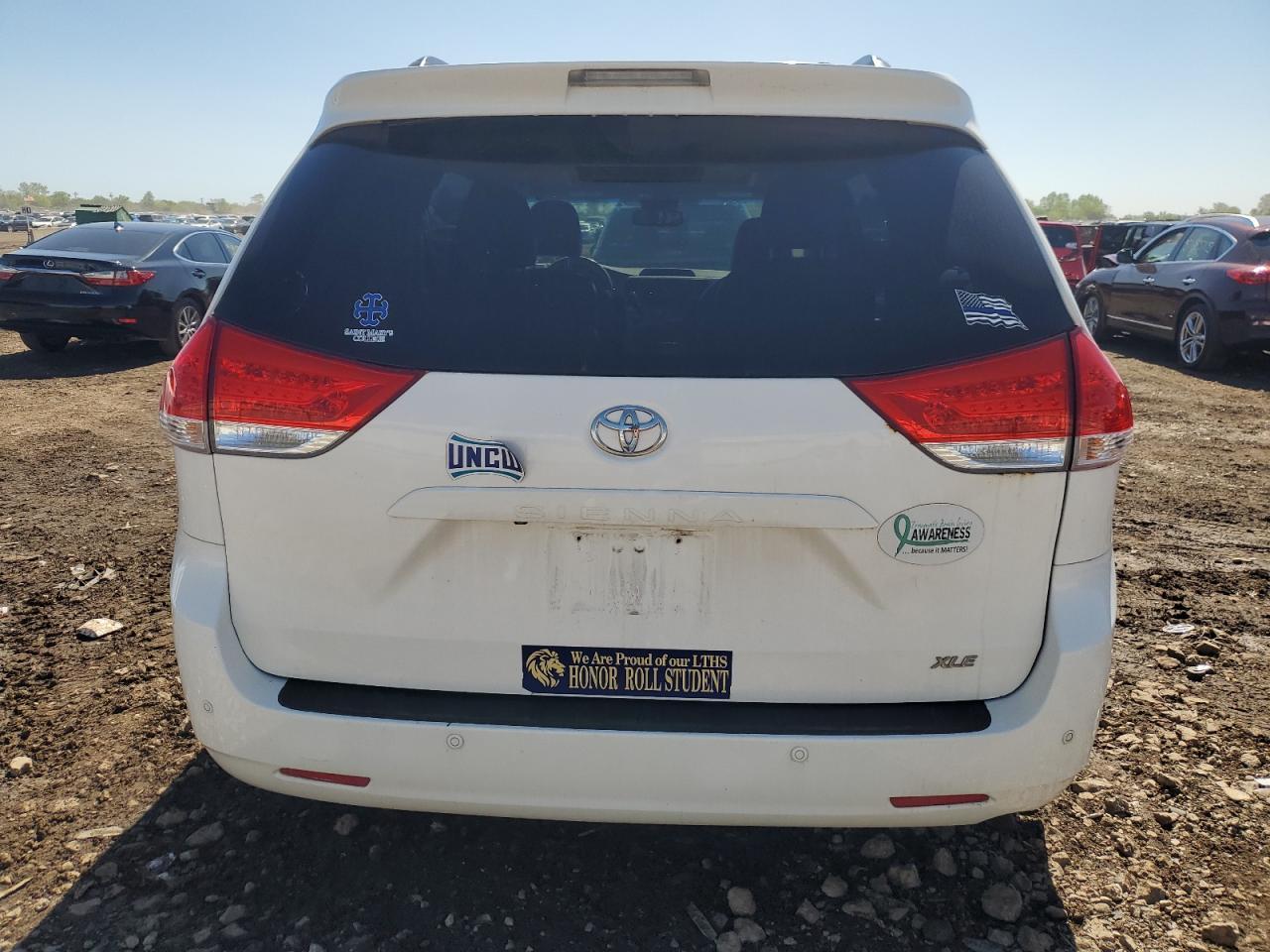 2012 TOYOTA SIENNA