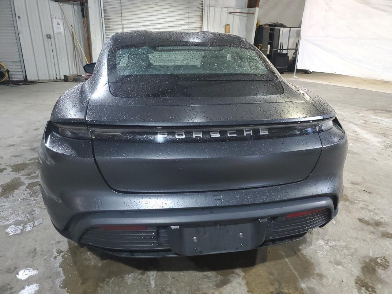 2021 PORSCHE Taycan