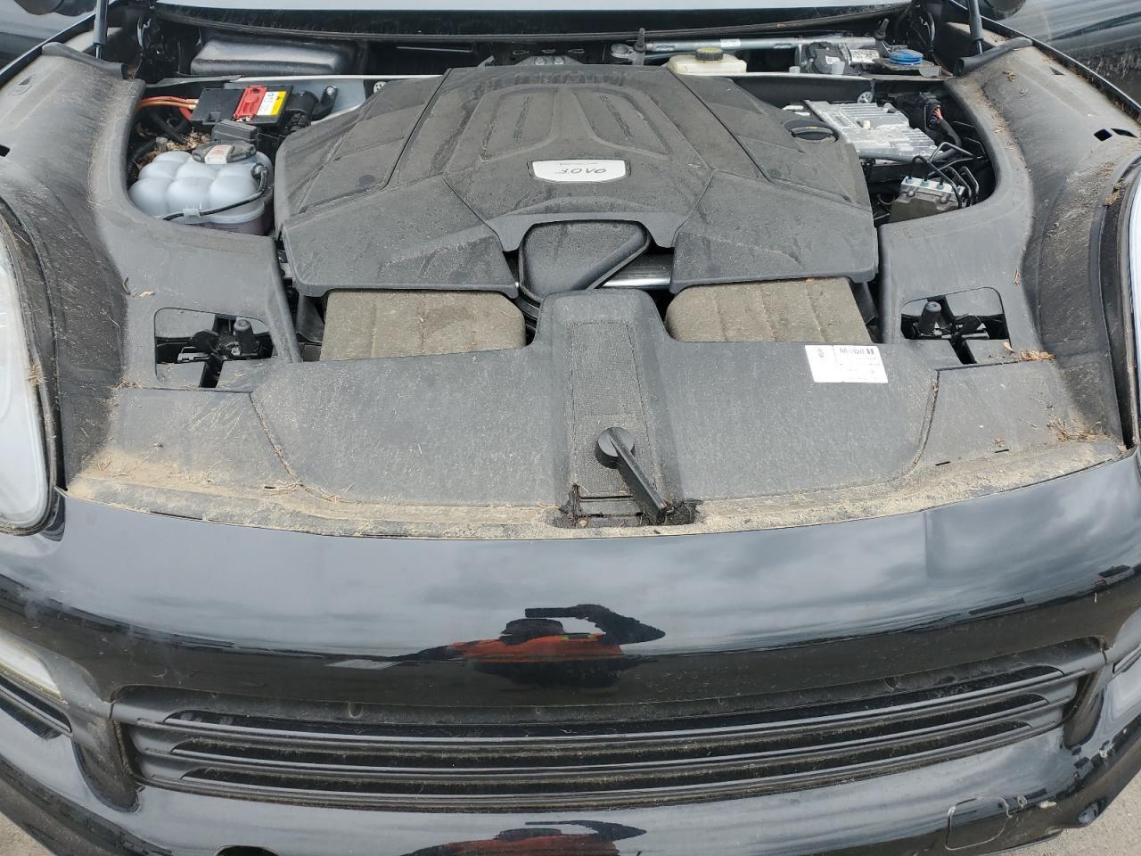 2021 PORSCHE CAYENNE