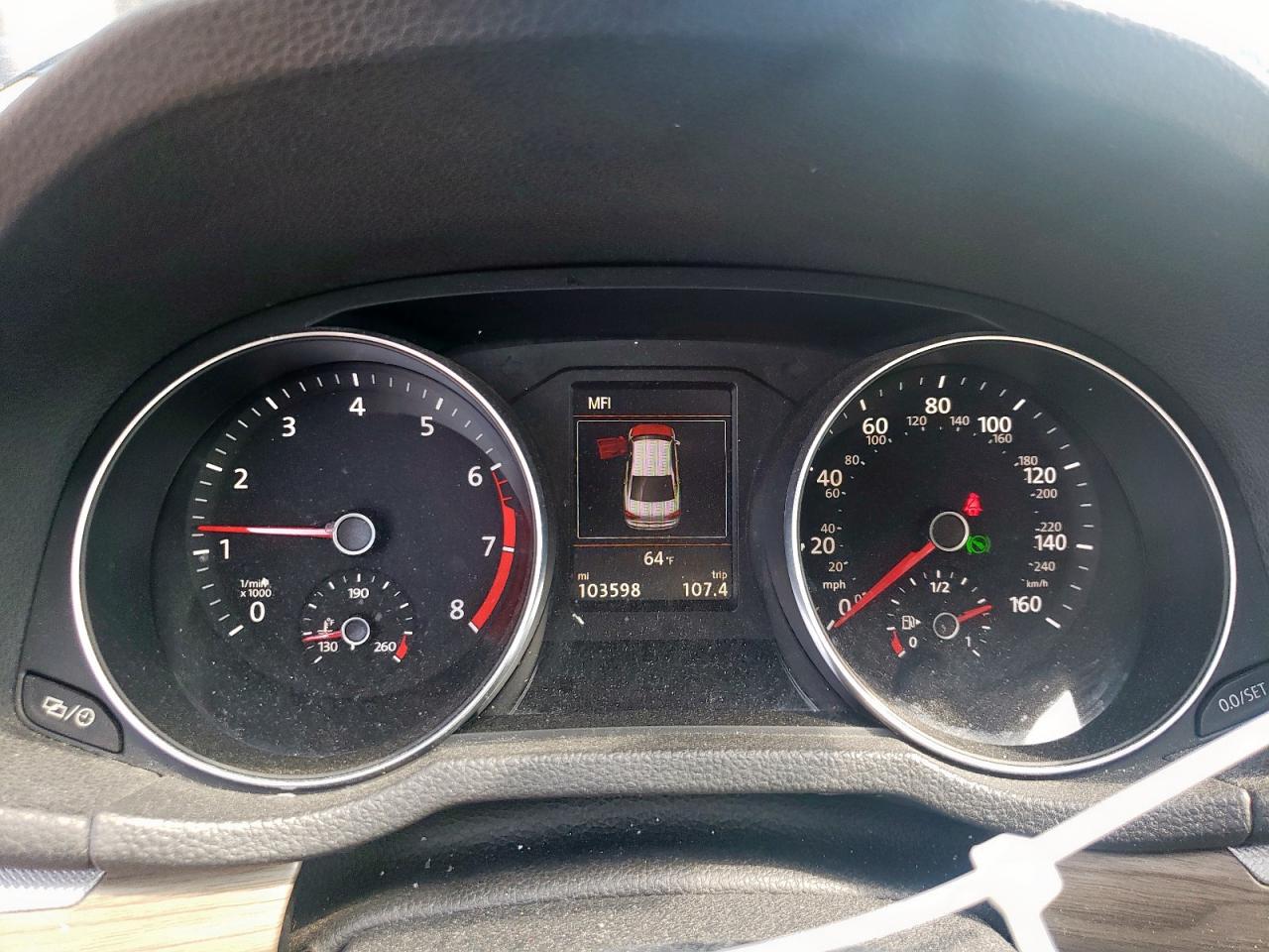 2017 VOLKSWAGEN Passat