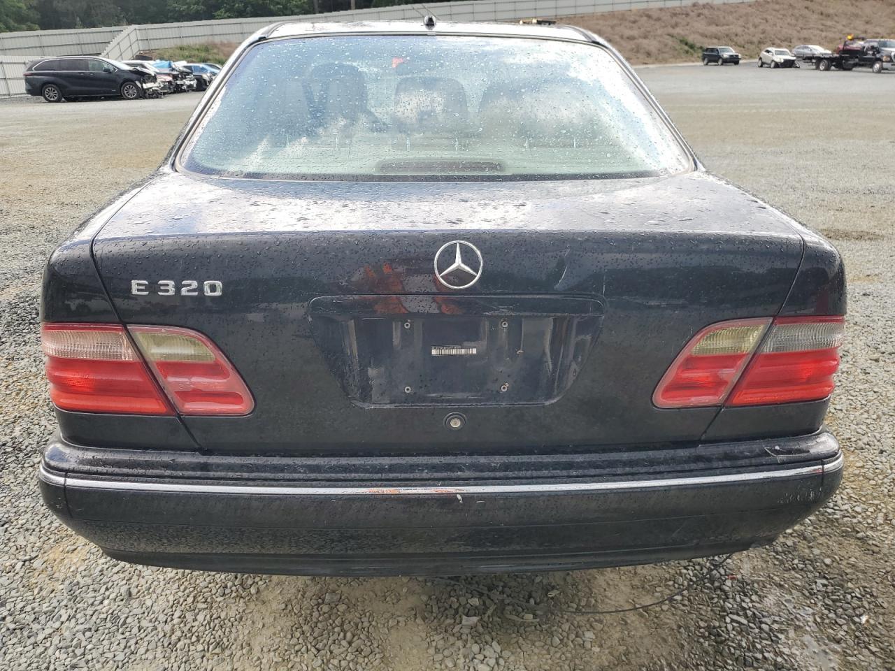 2000 MERCEDES-BENZ E-Class