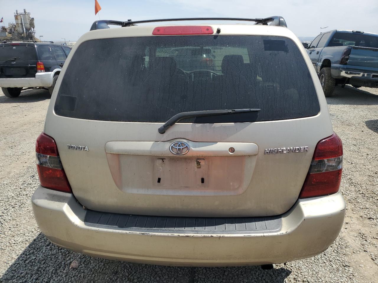 2005 TOYOTA HIGHLANDER