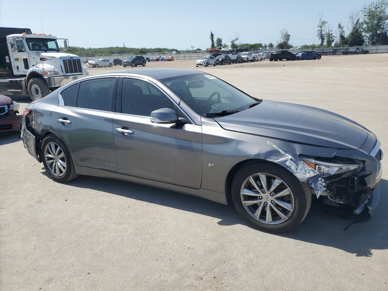 2015 INFINITI Q50