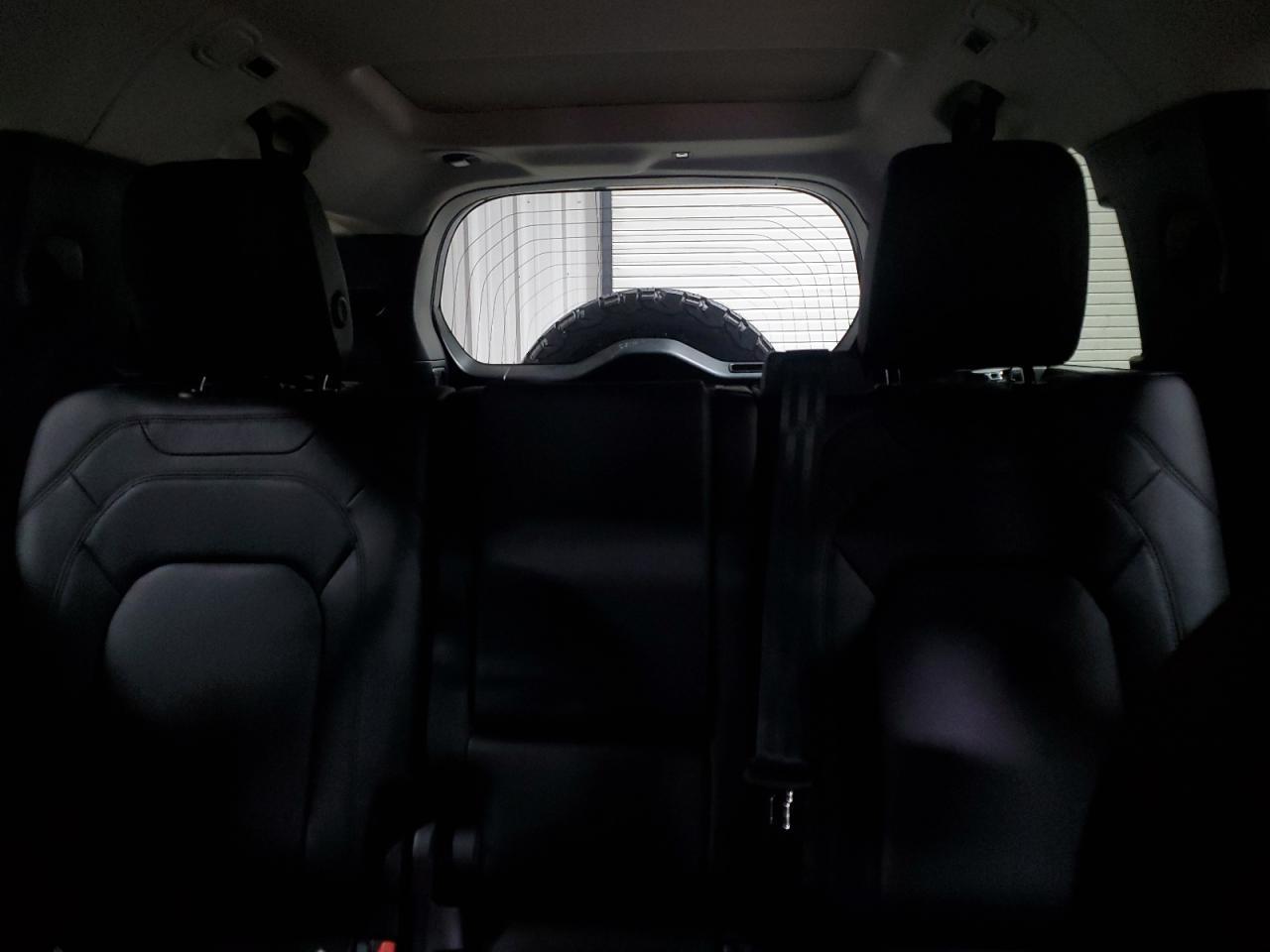2024 LAND ROVER Defender