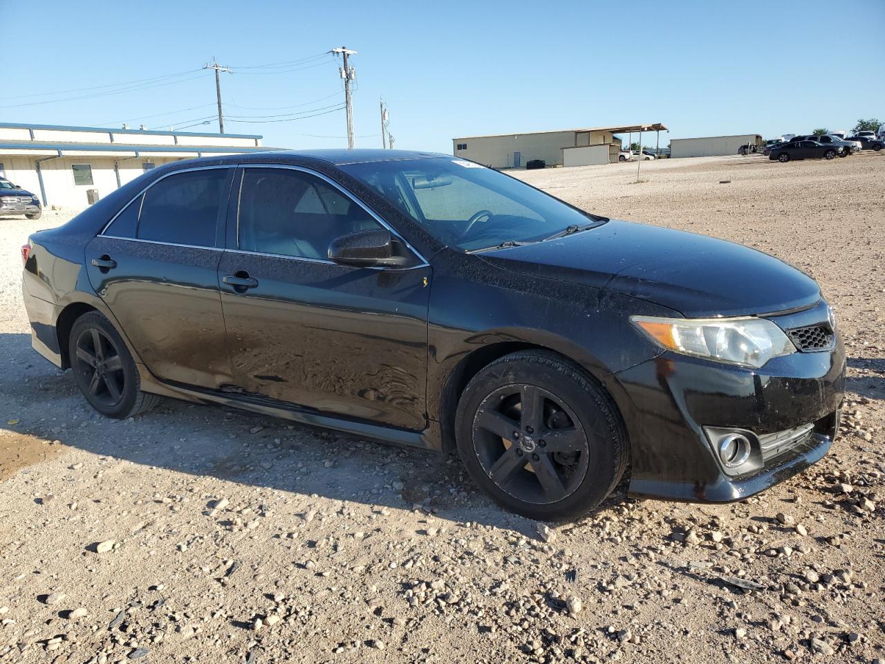 2014 TOYOTA CAMRY