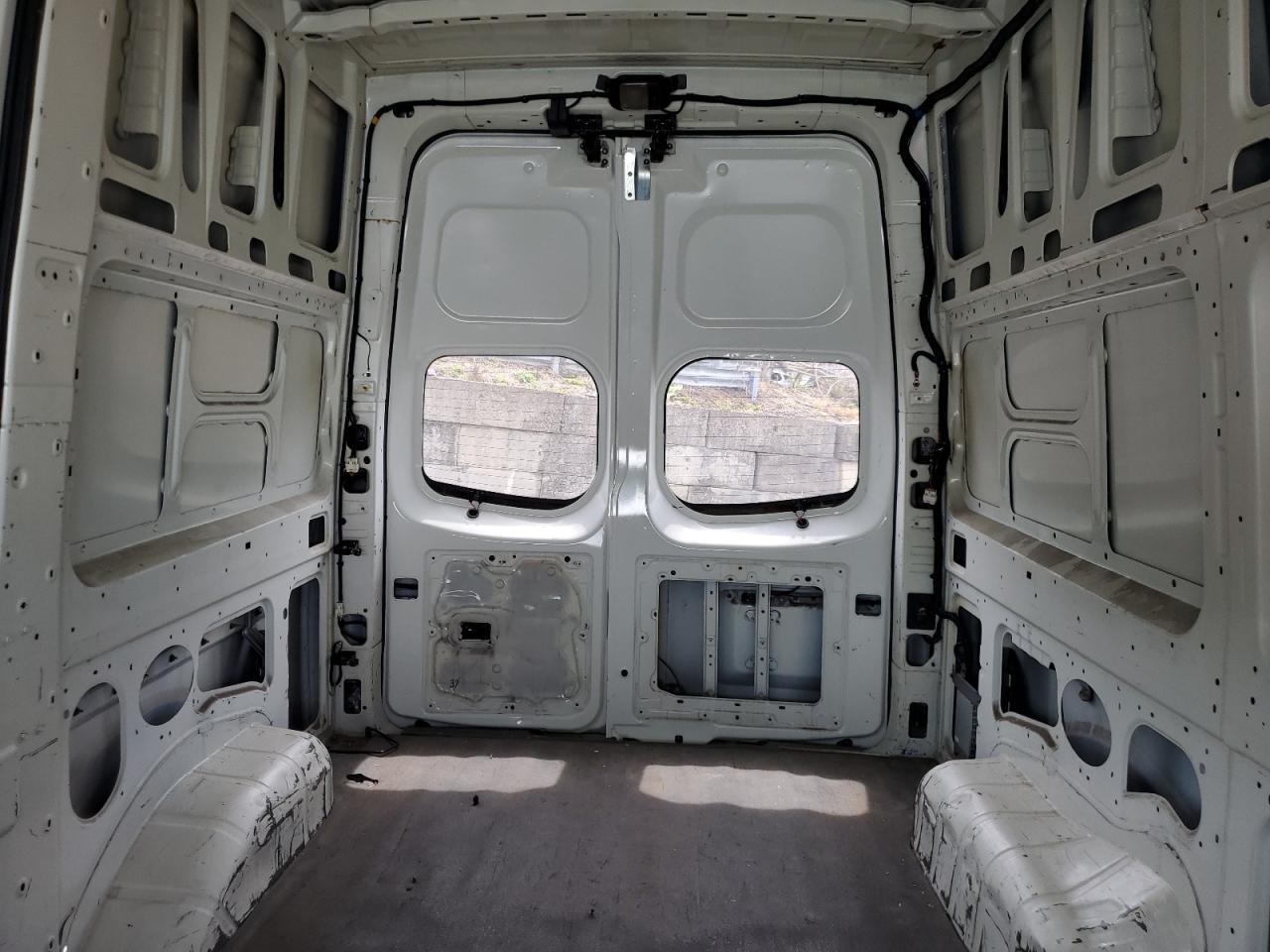 2016 NISSAN Nv