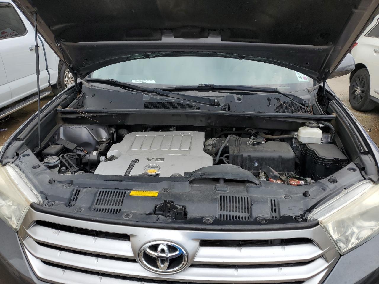 2013 TOYOTA HIGHLANDER