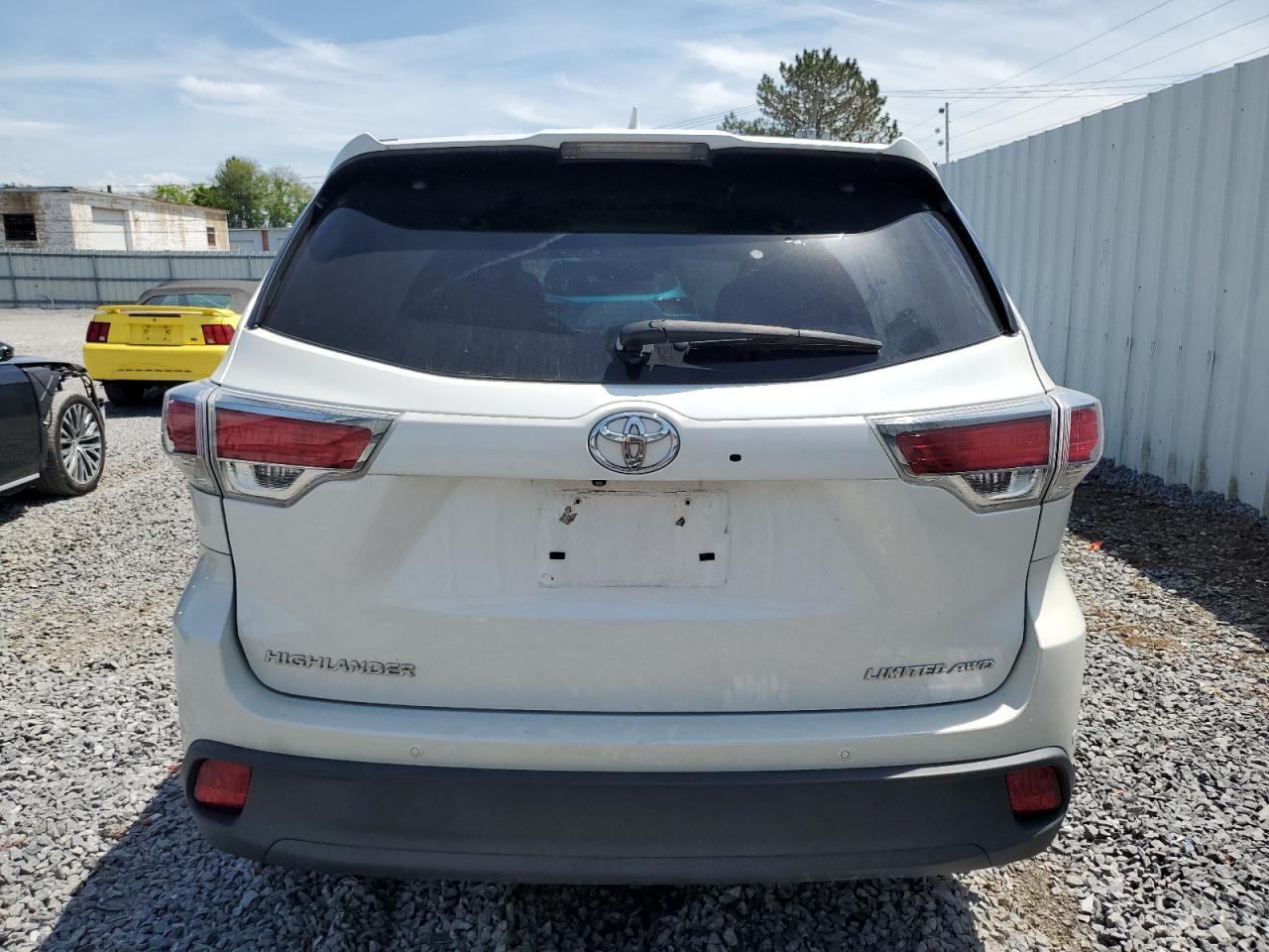 2016 TOYOTA HIGHLANDER