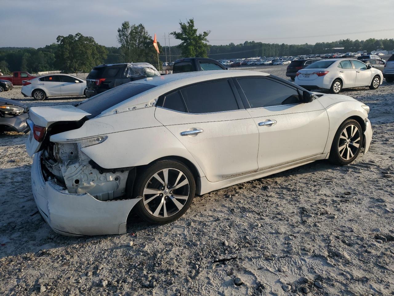 2017 NISSAN Maxima