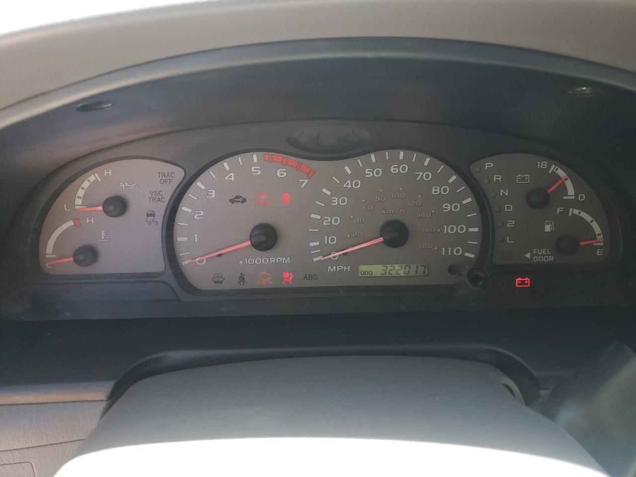 2003 TOYOTA Sequoia