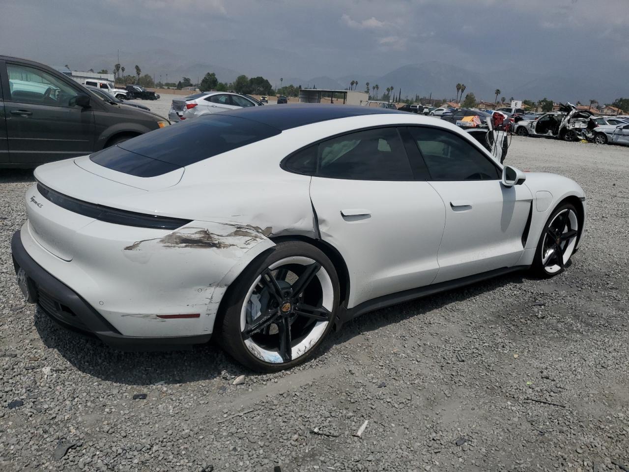 2020 PORSCHE Taycan