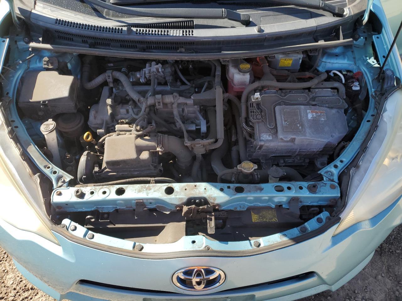 2013 TOYOTA Prius c