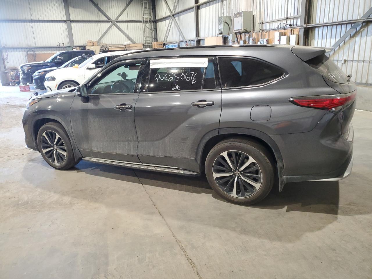 2022 TOYOTA HIGHLANDER