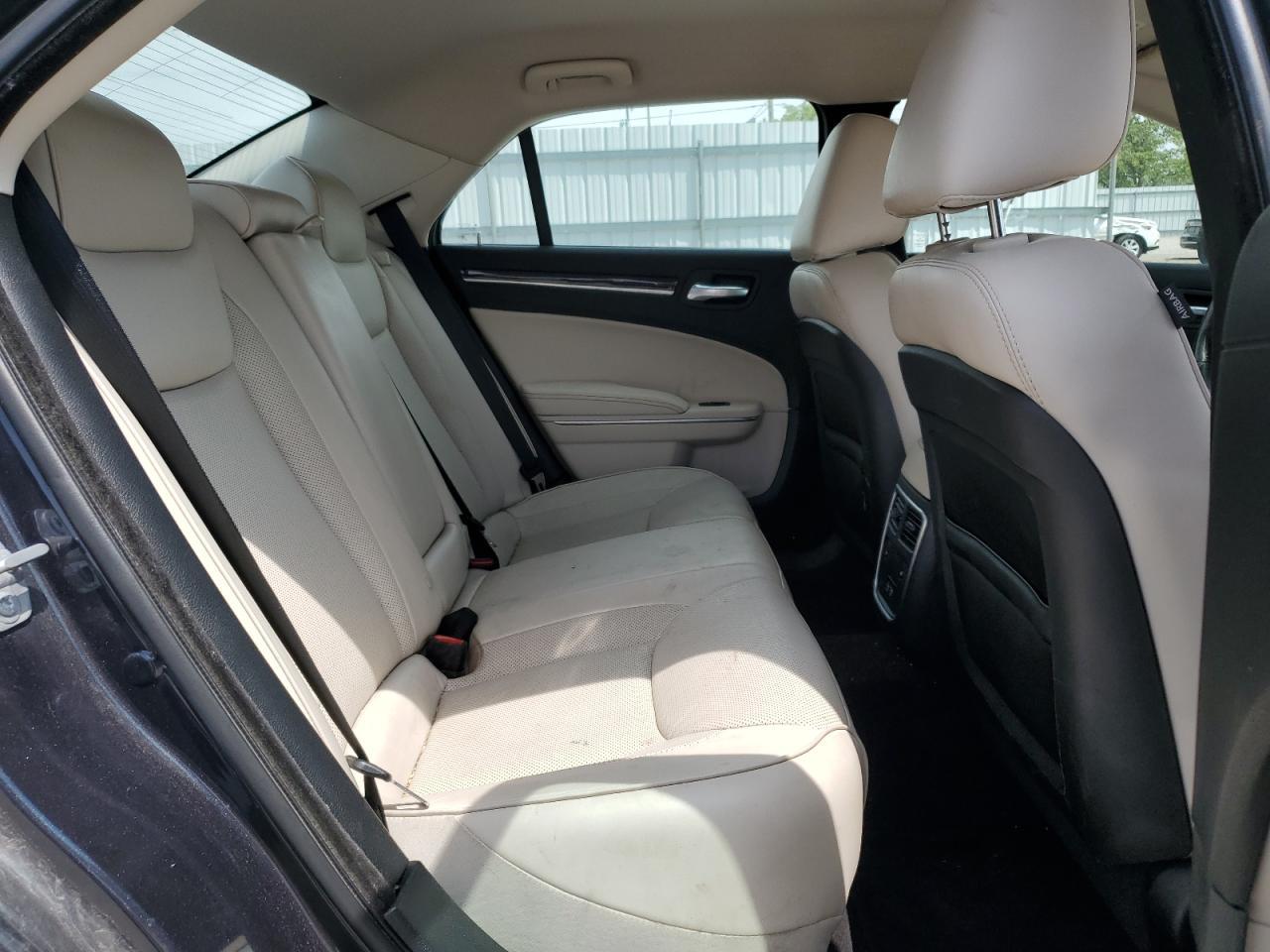 2019 CHRYSLER 300