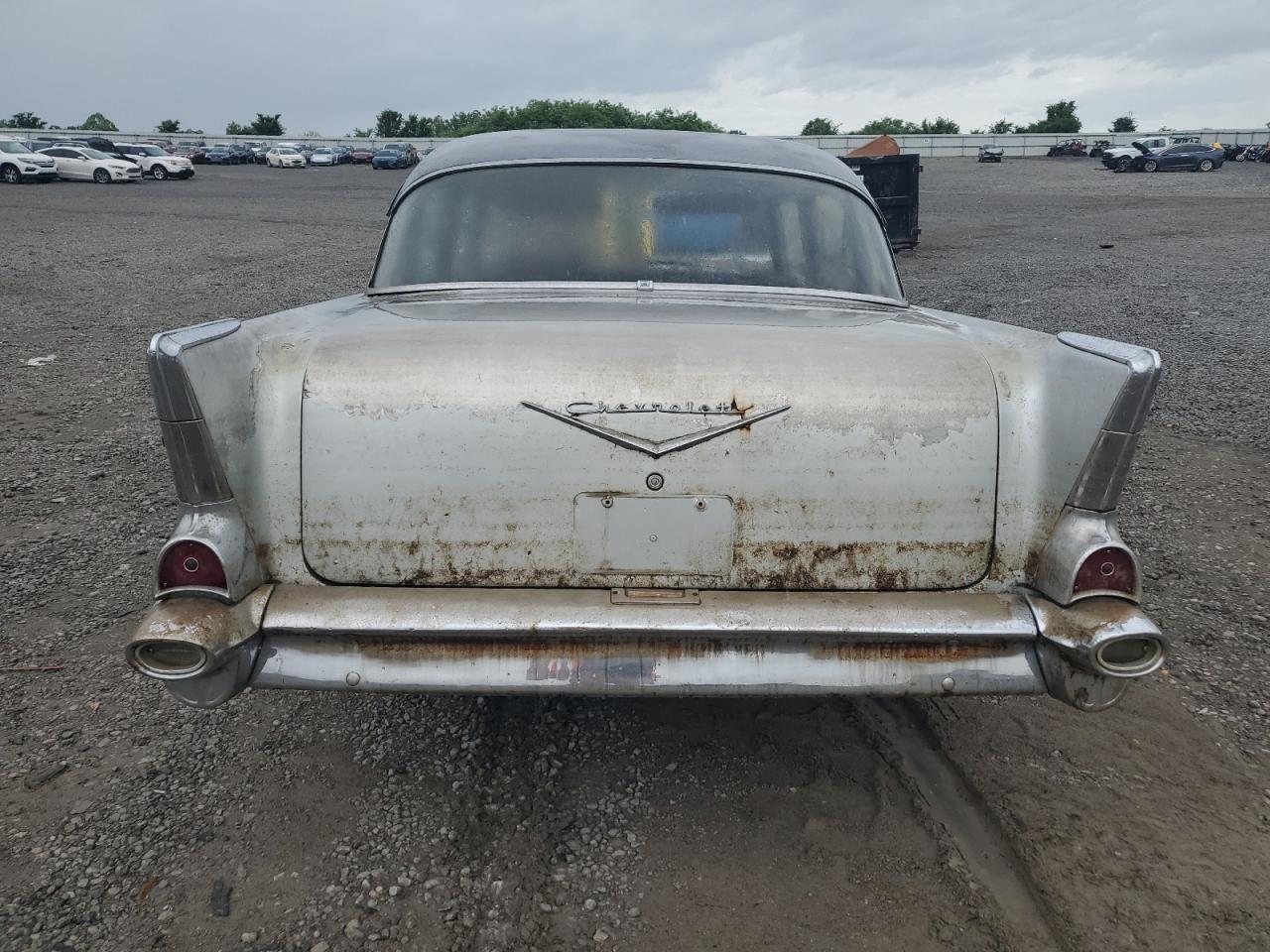 1957 CHEVROLET 210