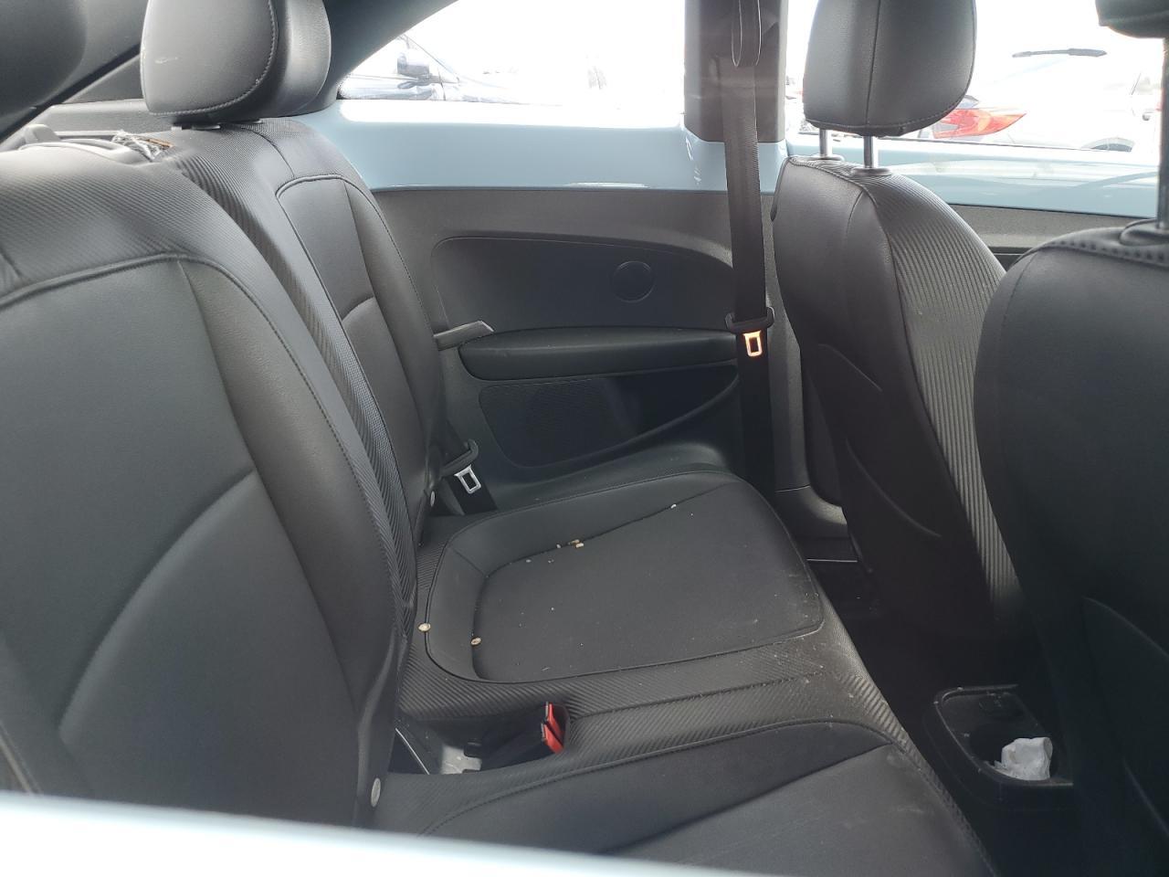 2013 VOLKSWAGEN Beetle