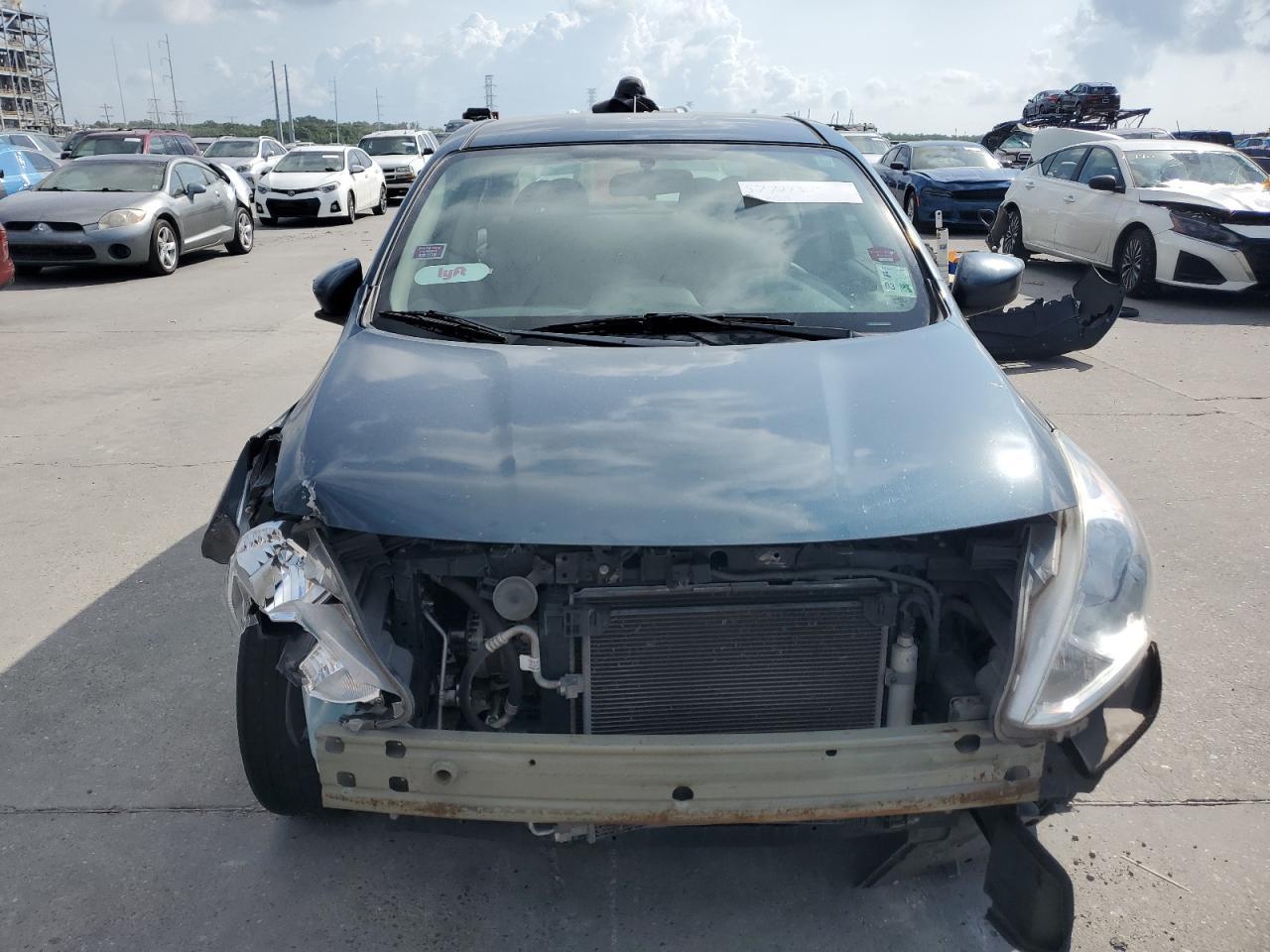 2017 NISSAN VERSA