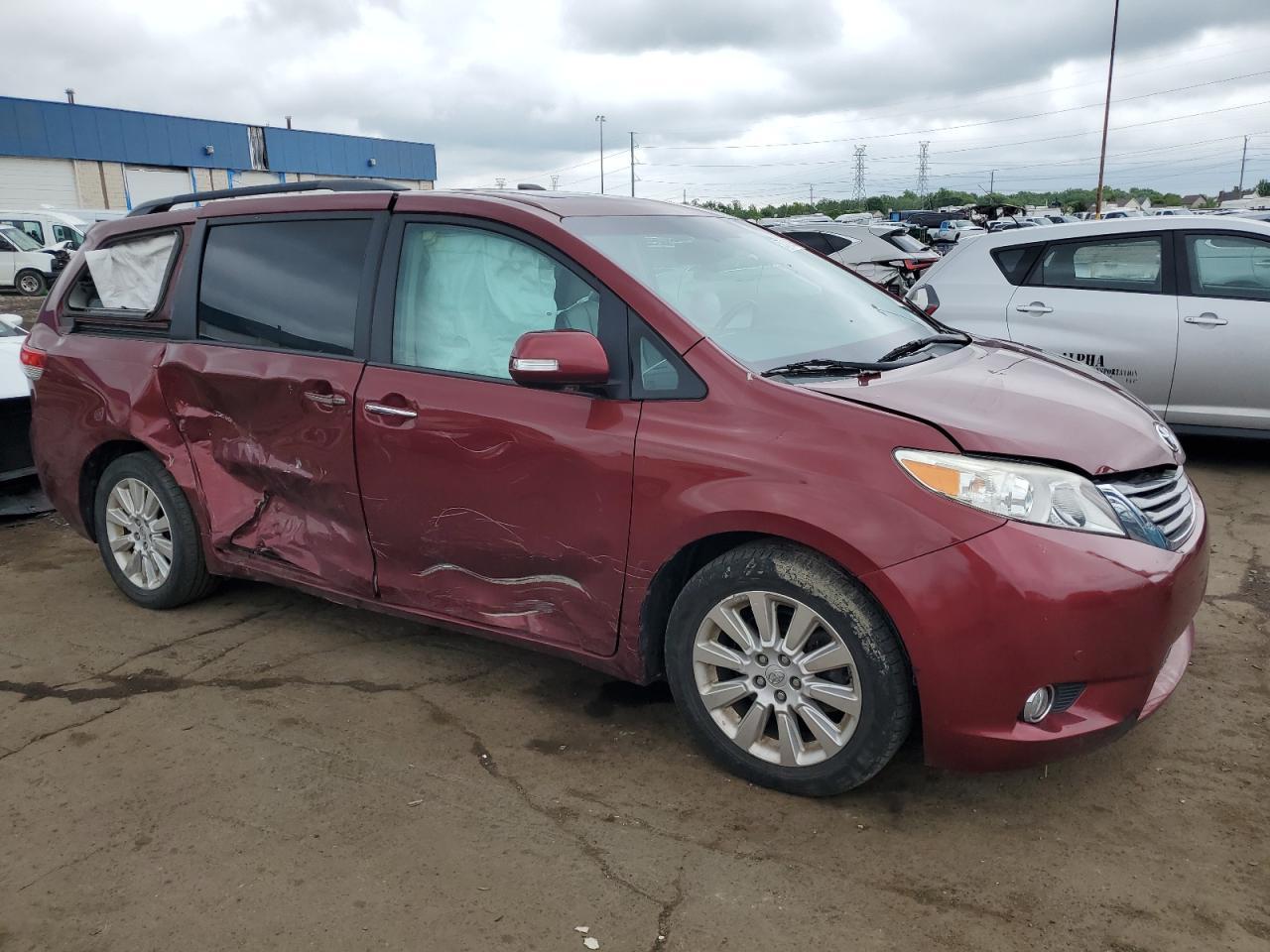 2014 TOYOTA SIENNA