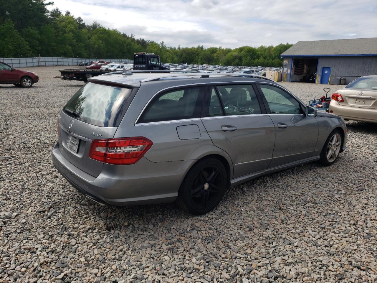2013 MERCEDES-BENZ E-Class