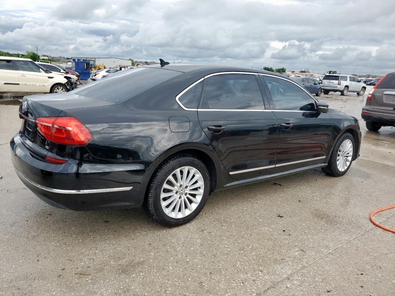 2016 VOLKSWAGEN Passat