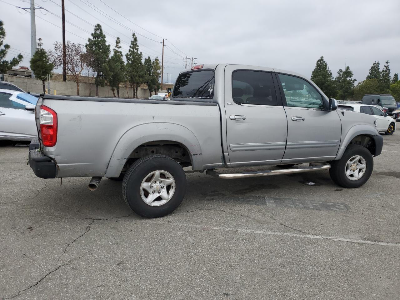 2004 TOYOTA TUNDRA