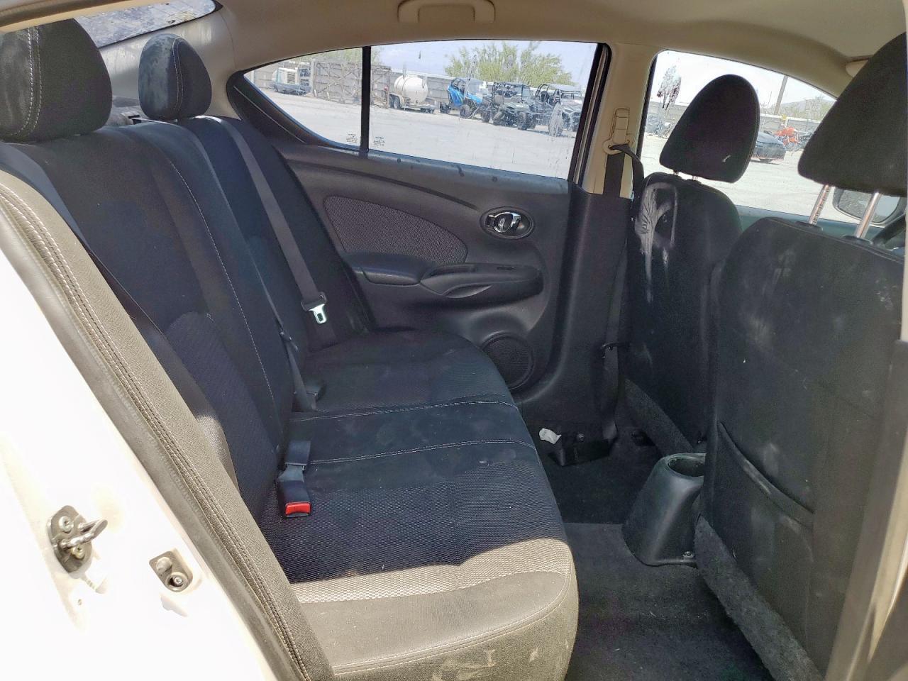 2015 NISSAN VERSA
