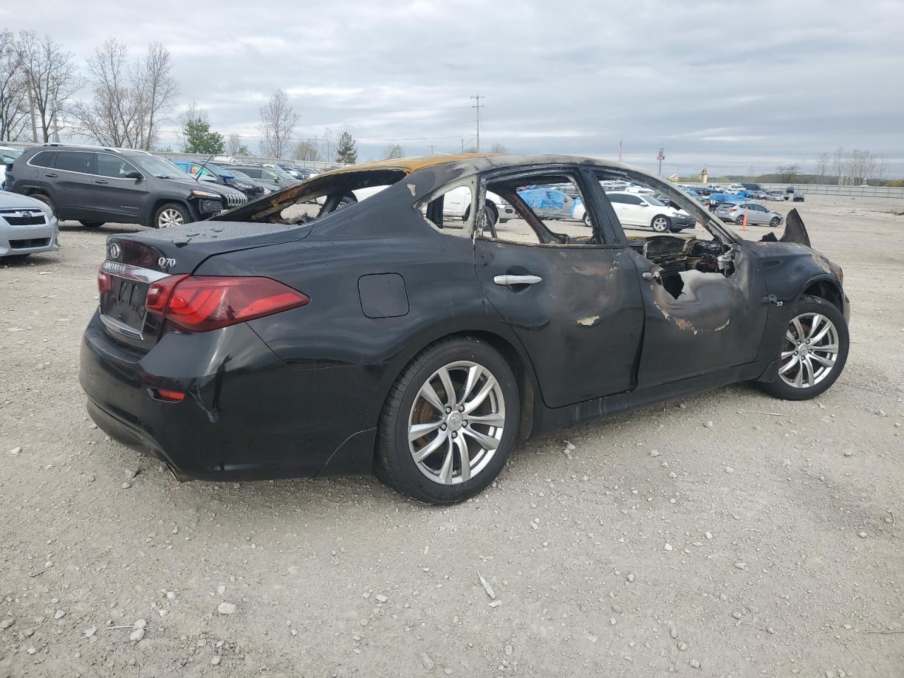 2015 INFINITI Q70