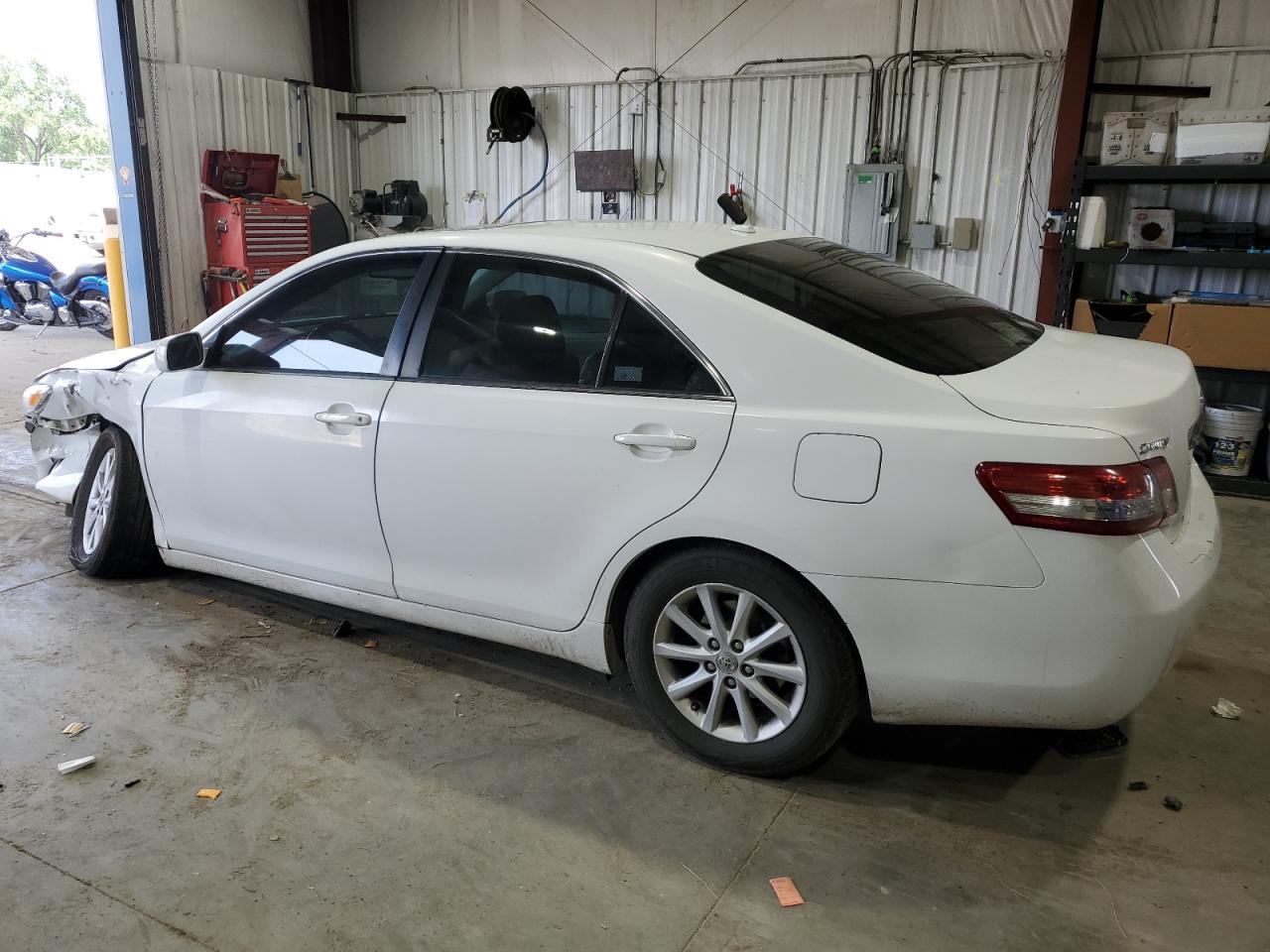 2011 TOYOTA CAMRY