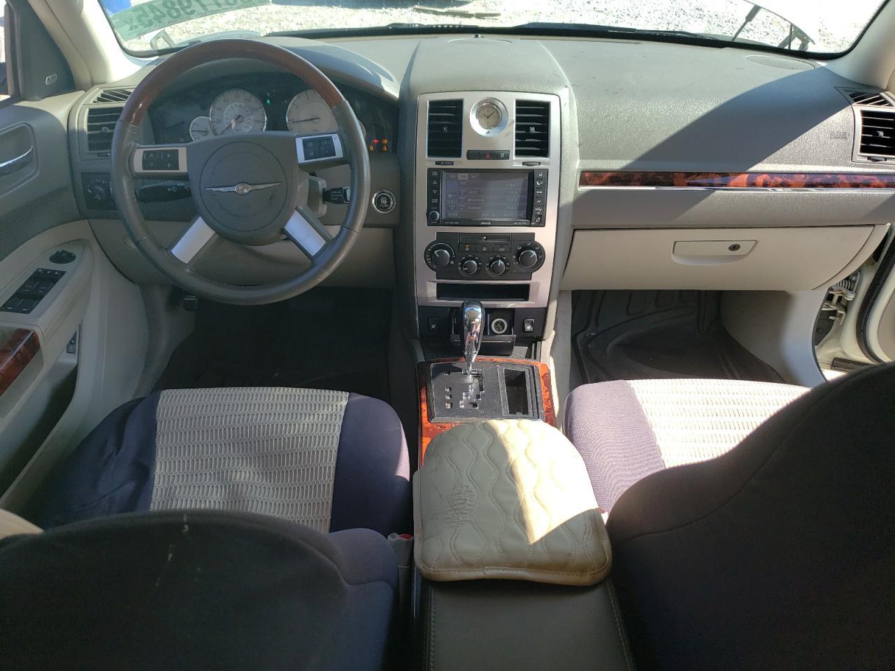 2010 CHRYSLER 300