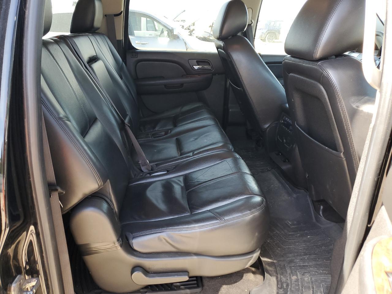 2014 CHEVROLET Suburban