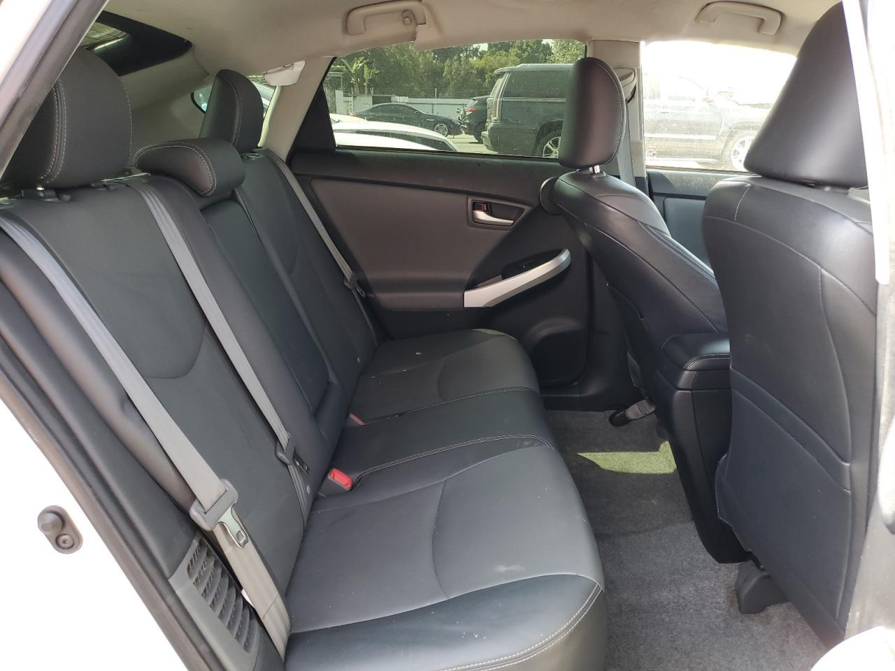 2015 TOYOTA PRIUS