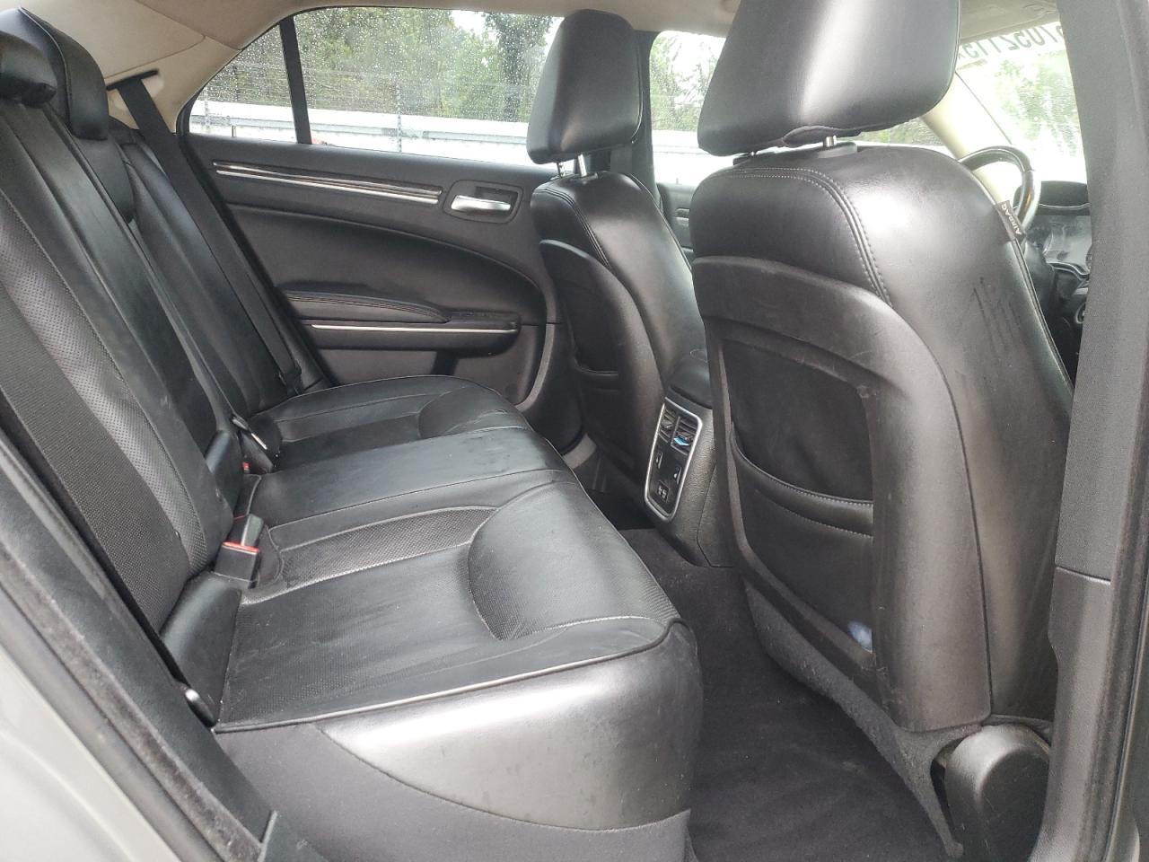 2019 CHRYSLER 300