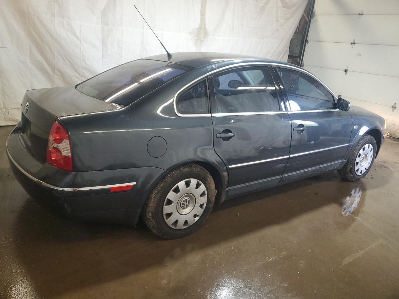 2003 VOLKSWAGEN Passat