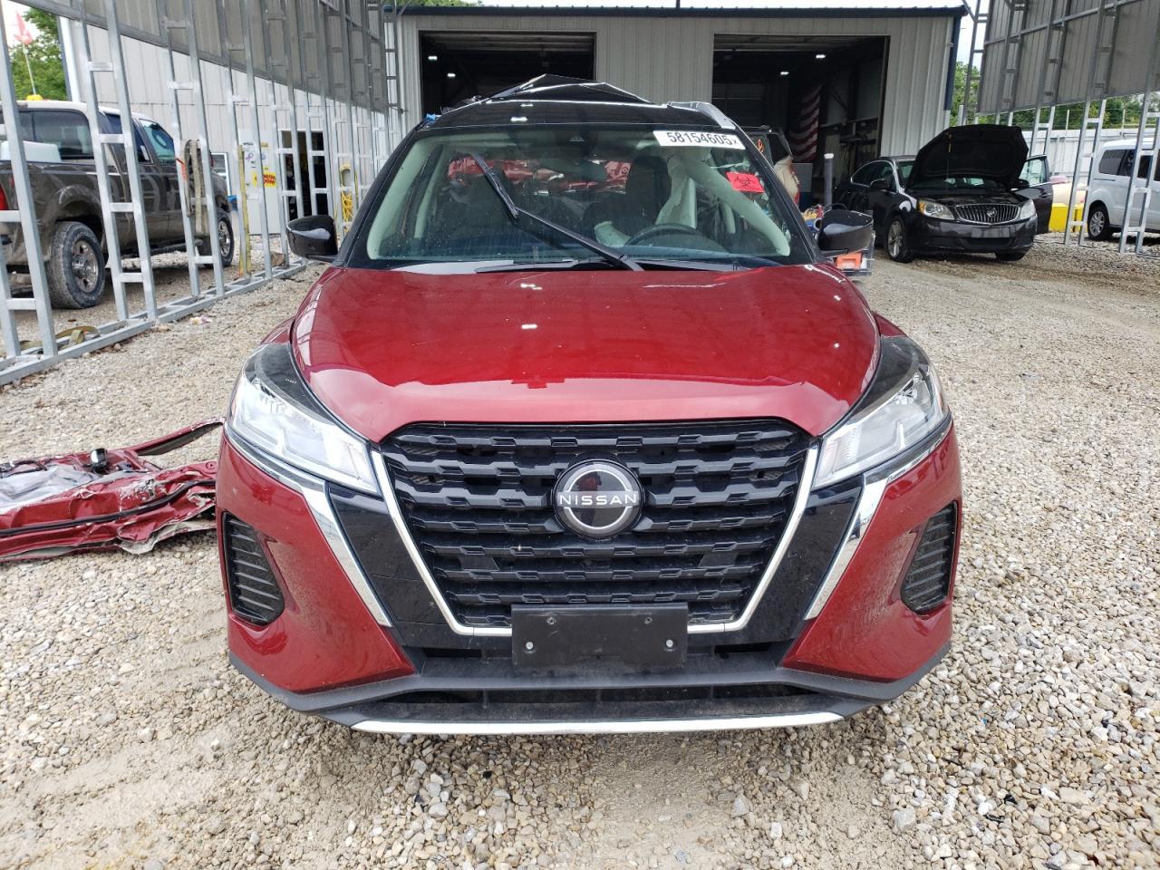 2023 NISSAN KICKS