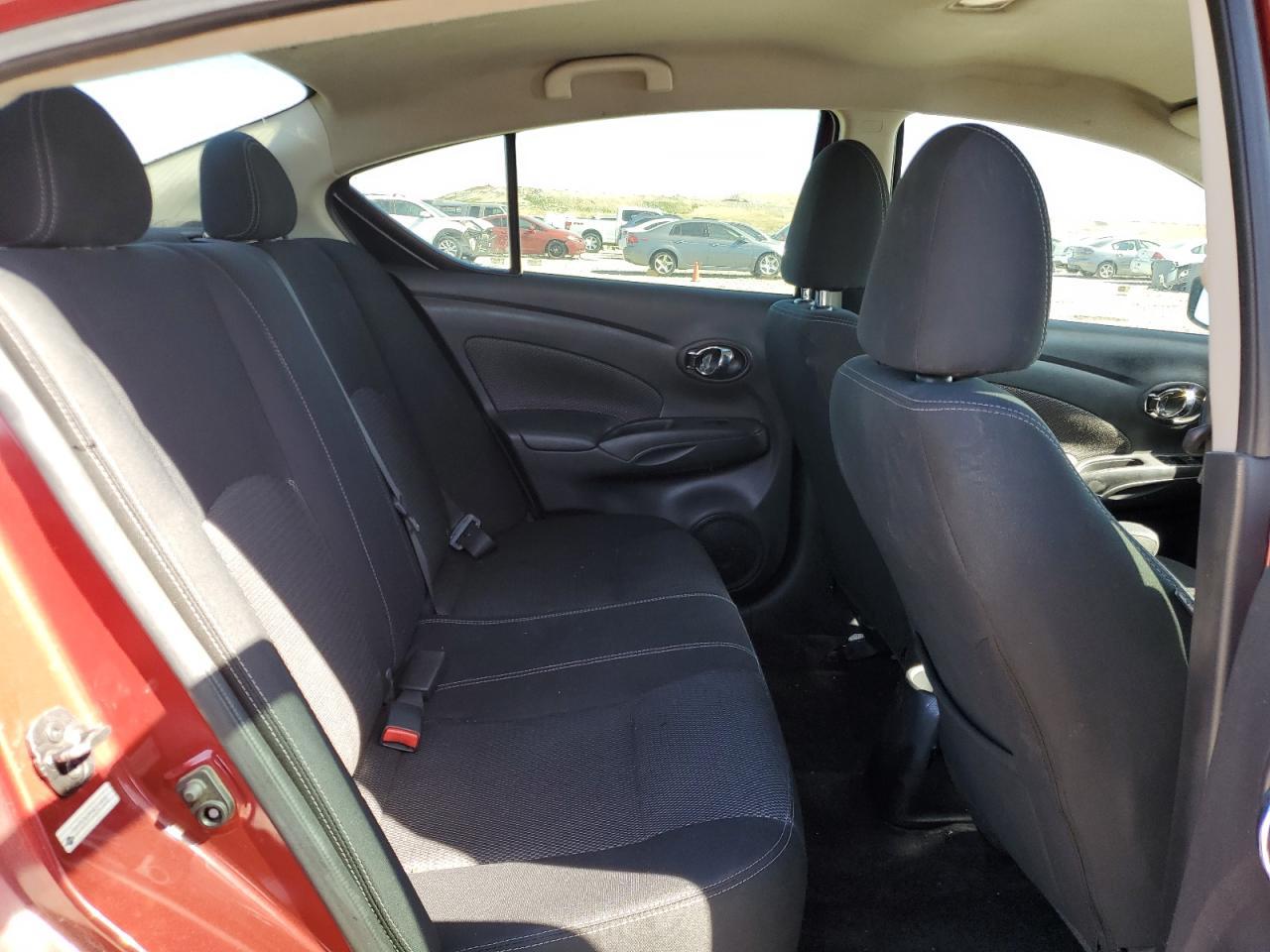 2017 NISSAN VERSA
