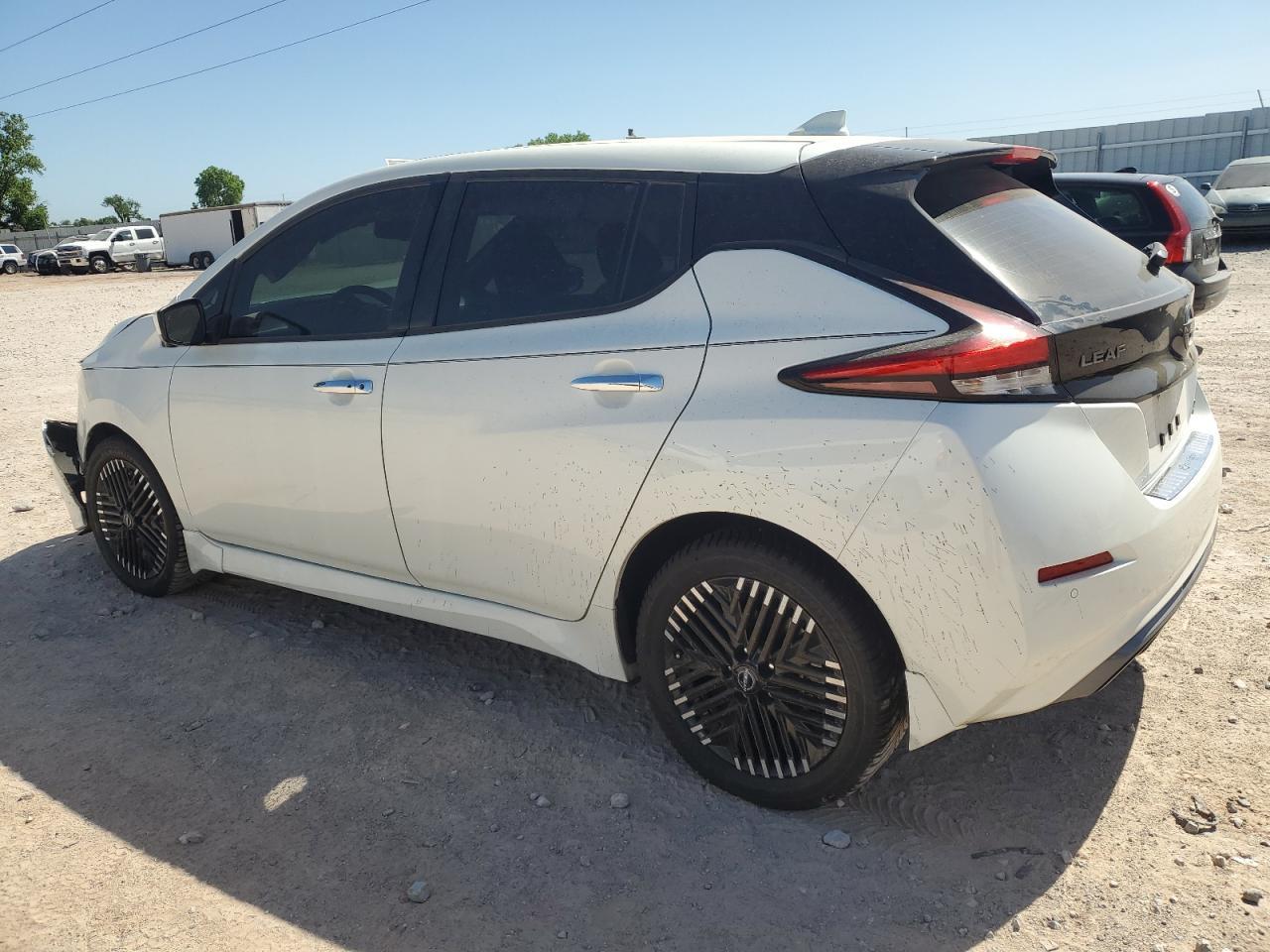 2023 NISSAN LEAF
