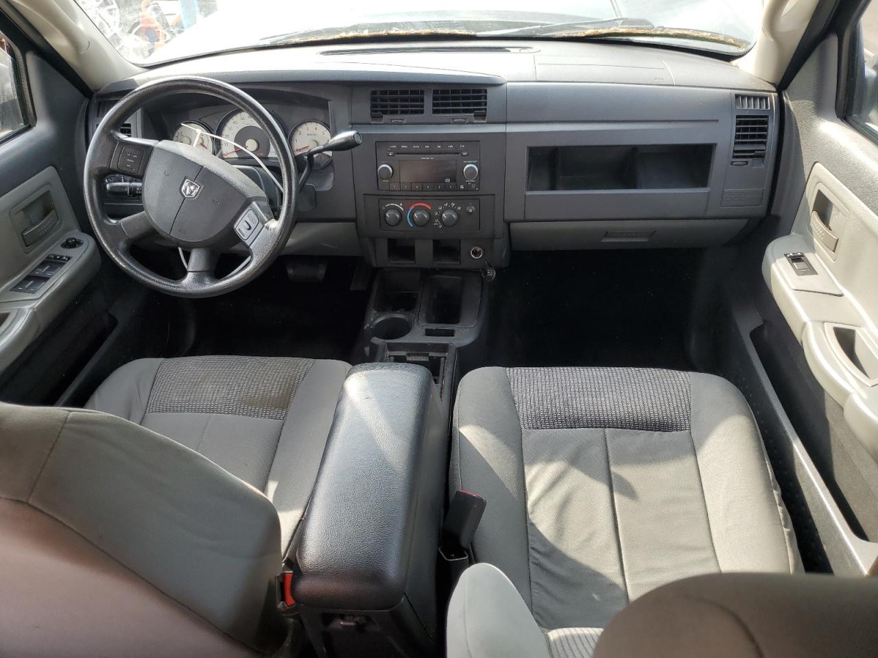 2011 DODGE Dakota