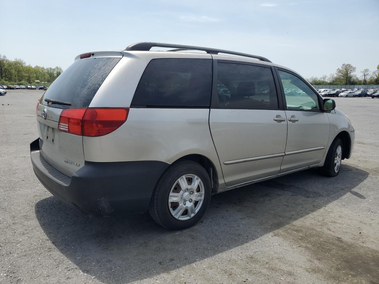 2004 TOYOTA SIENNA