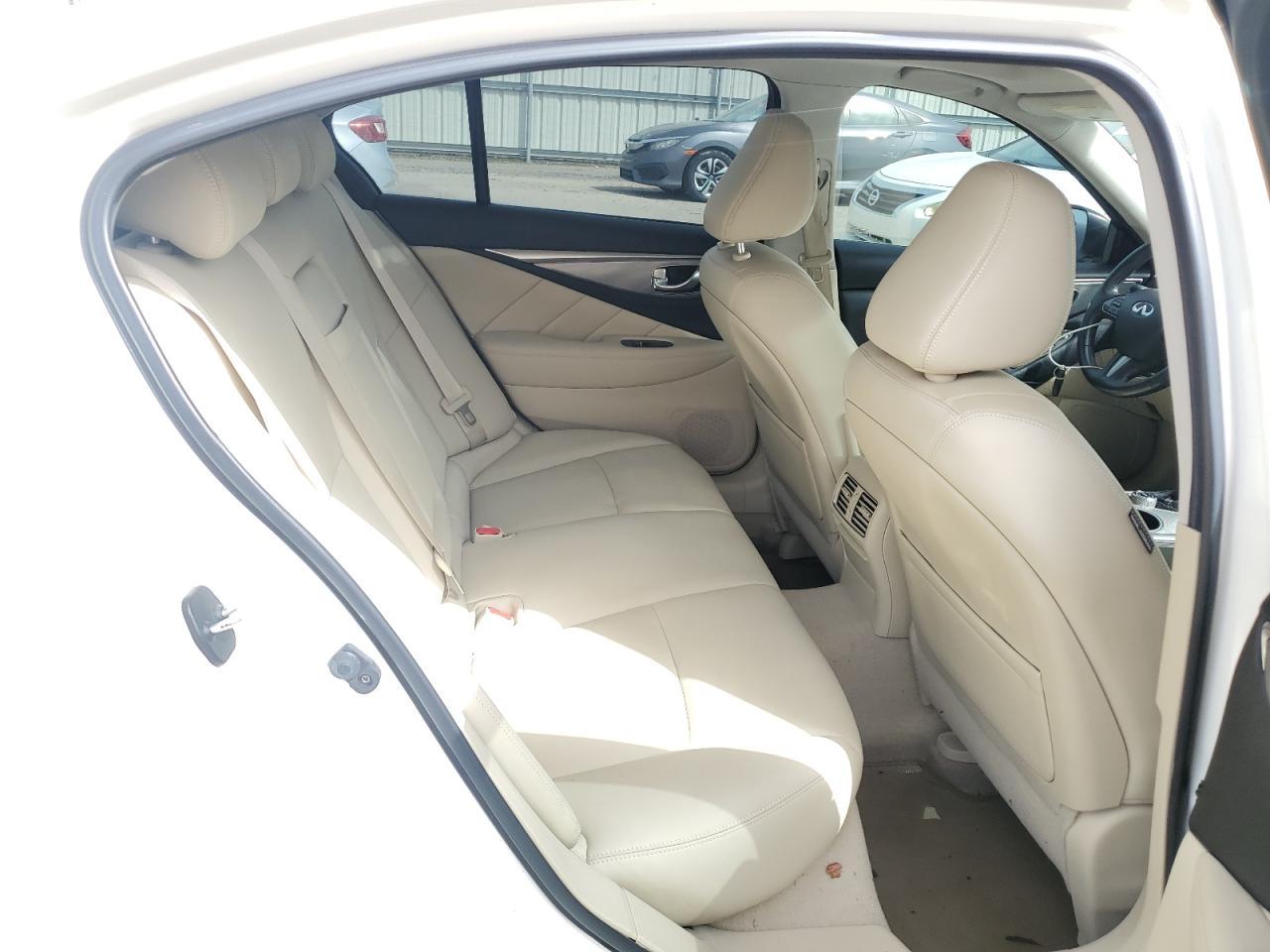 2016 INFINITI Q50