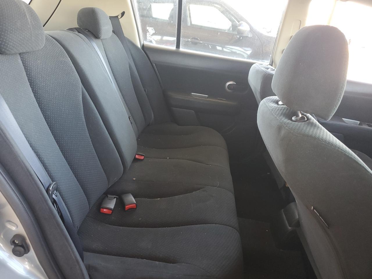 2010 NISSAN VERSA