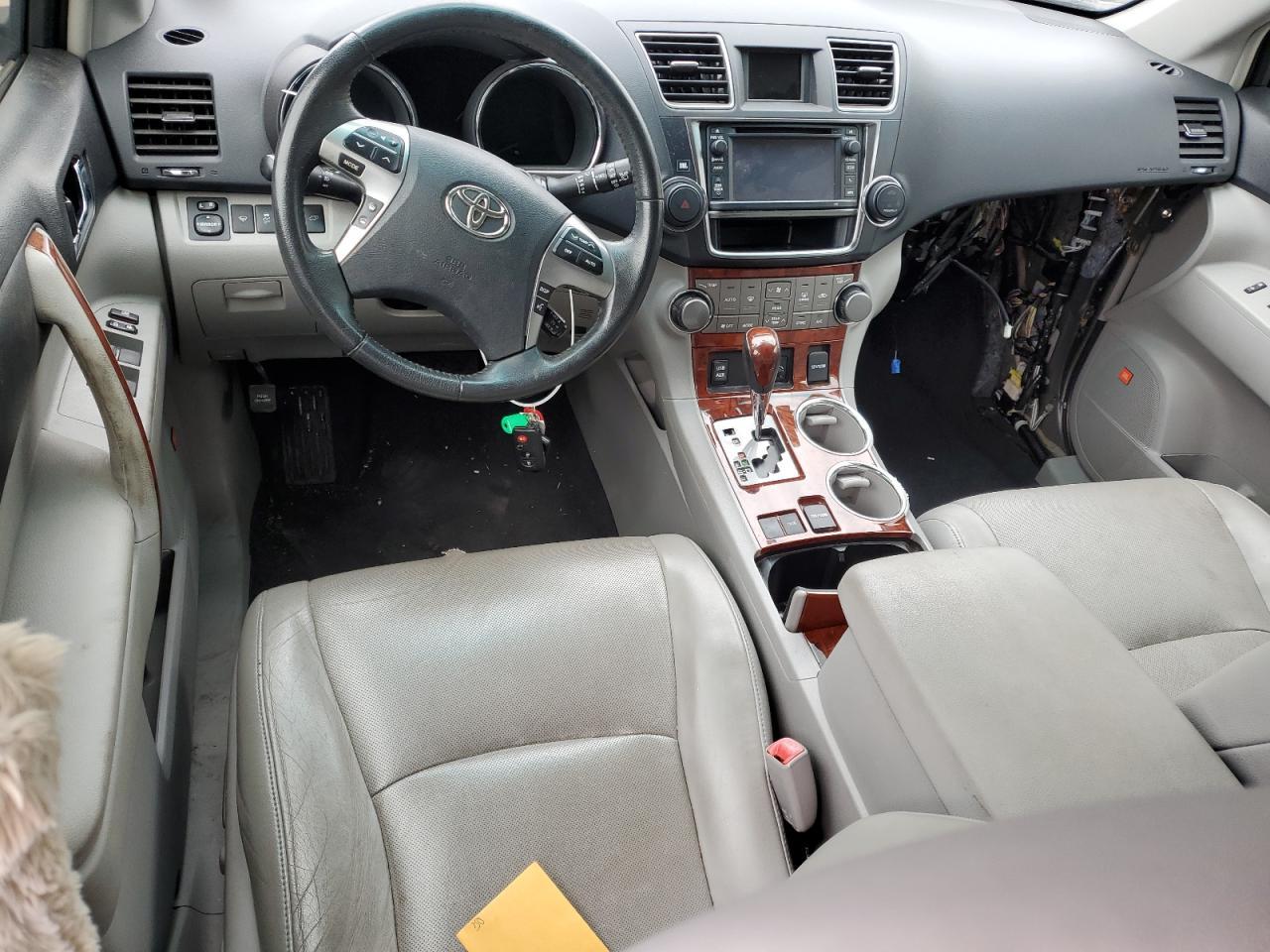 2013 TOYOTA HIGHLANDER