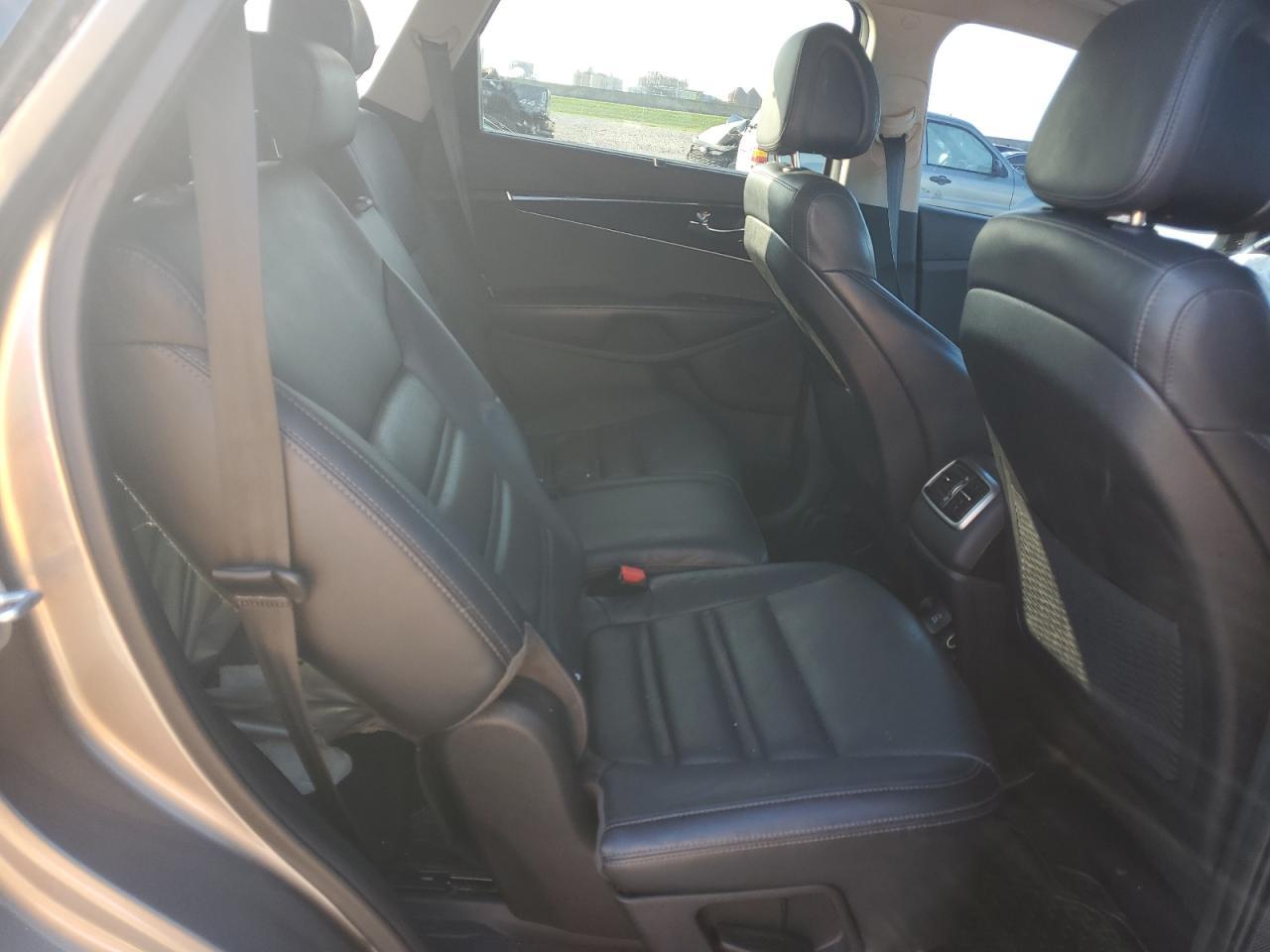 2016 KIA SORENTO