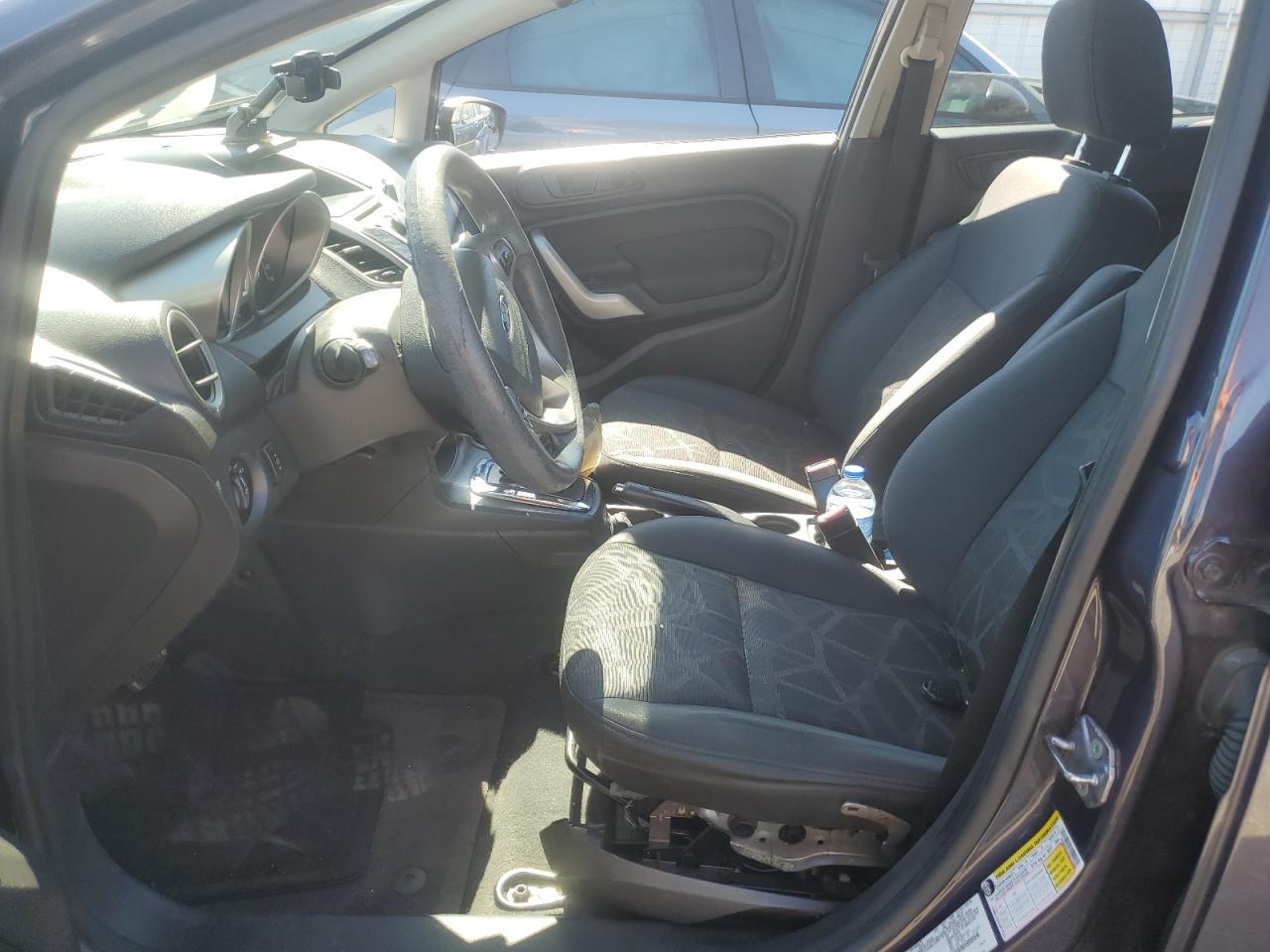 2012 FORD Fiesta