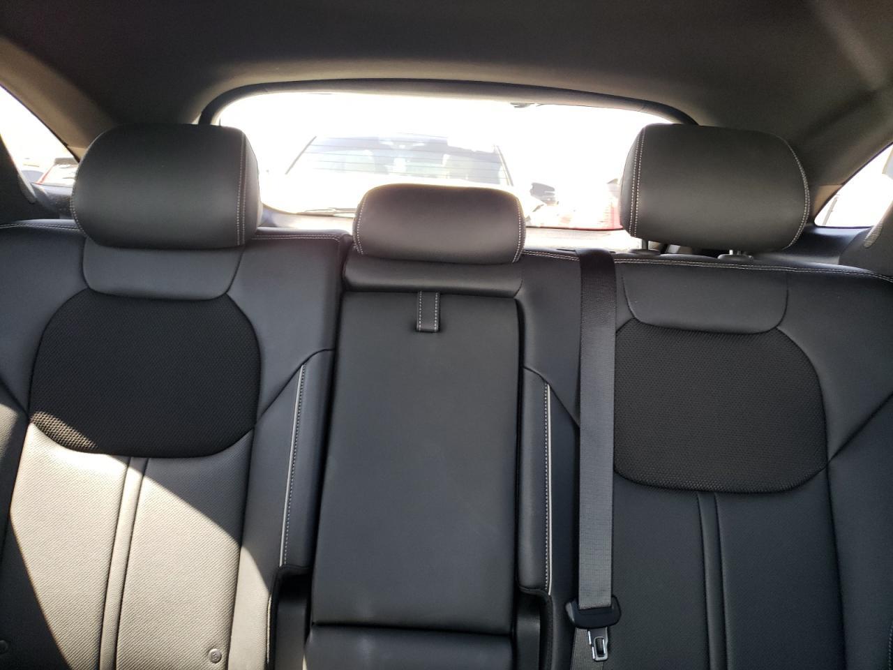 2023 GENESIS GV70