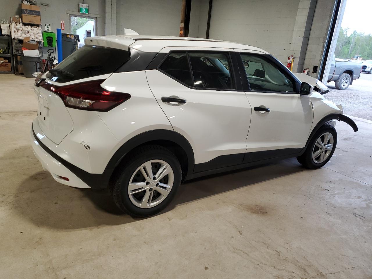 2025 NISSAN KICKS