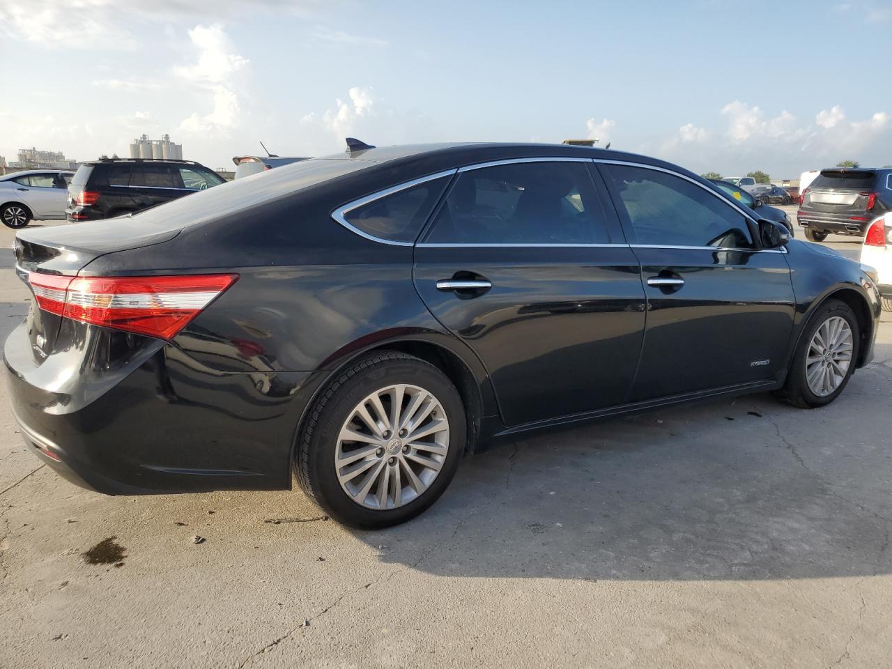 2015 TOYOTA Avalon