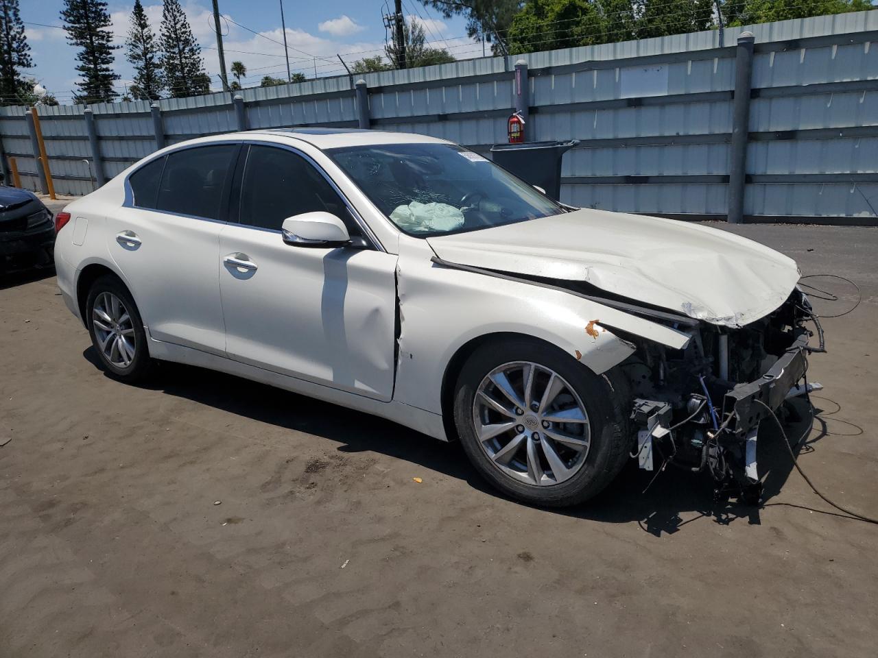 2016 INFINITI Q50