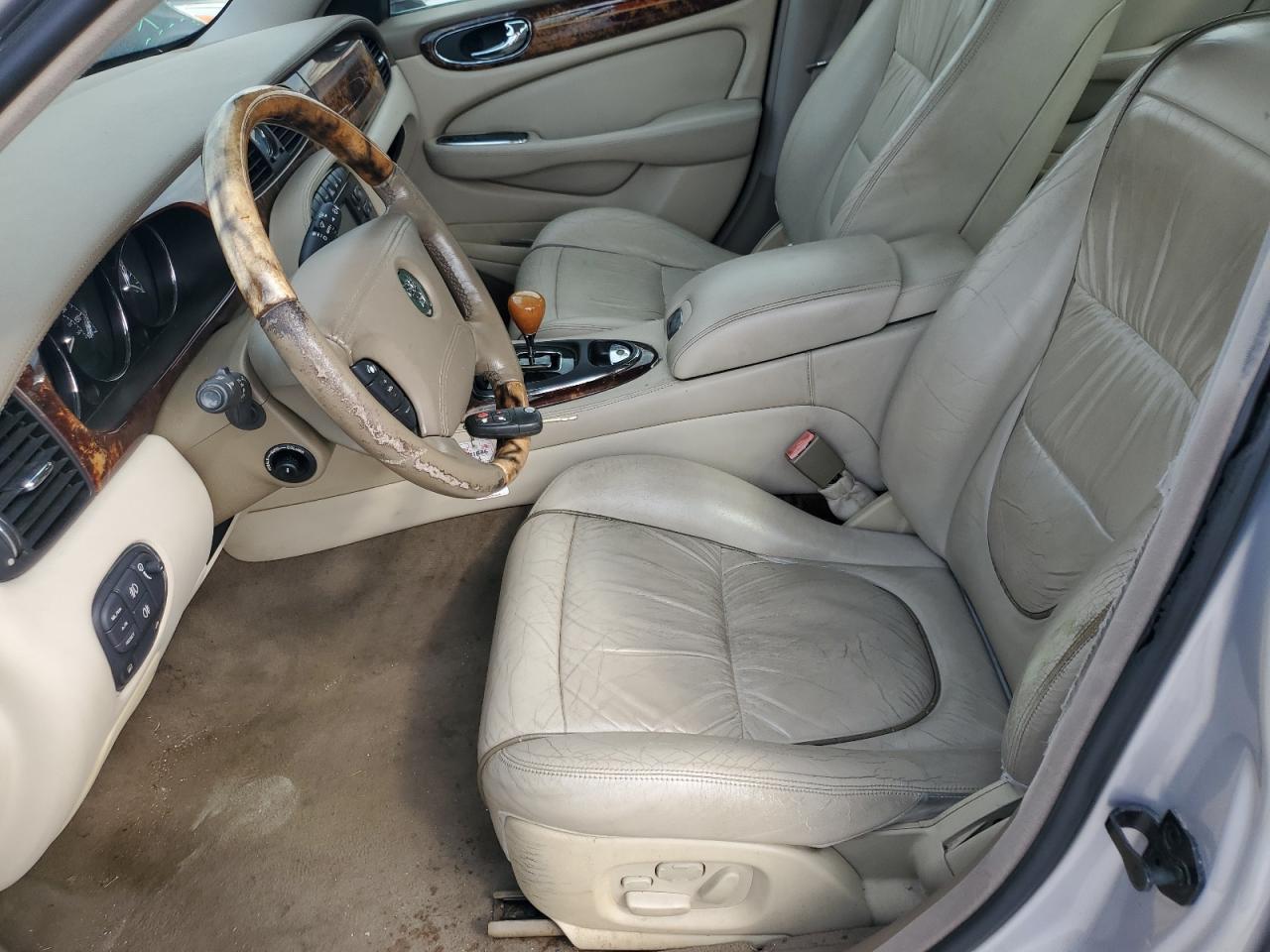 2004 JAGUAR Vandenplas