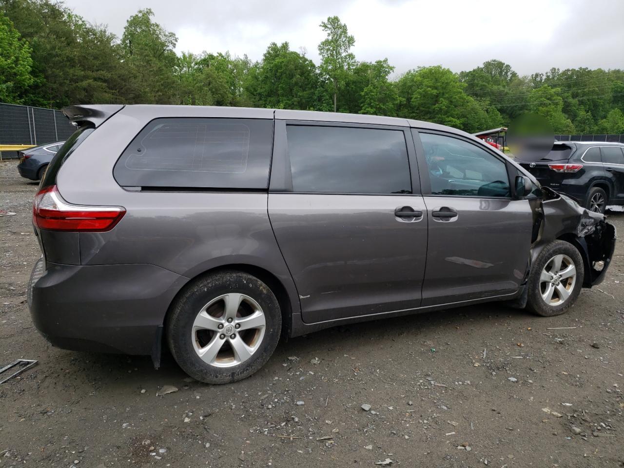 2017 TOYOTA SIENNA